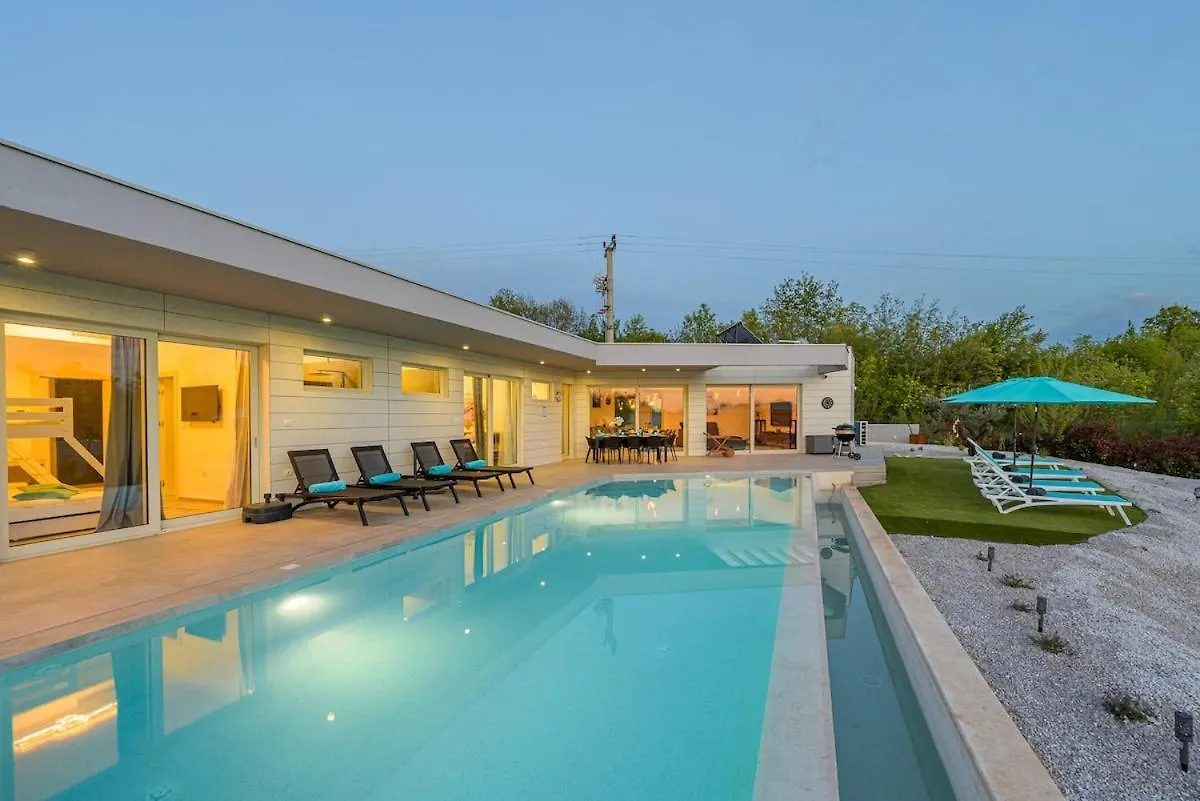 Villa Tiffany By Istrialux Peresiji