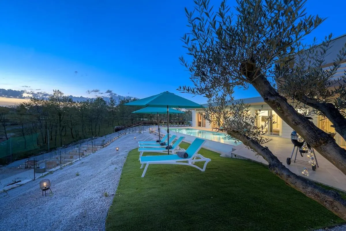 Villa Tiffany By Istrialux Peresiji